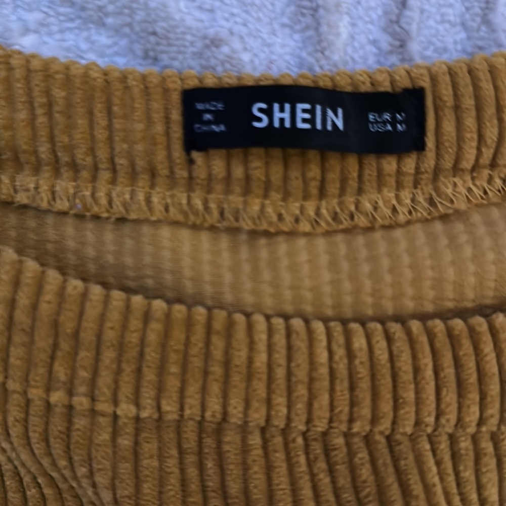 sweater - Picture 2 of 3